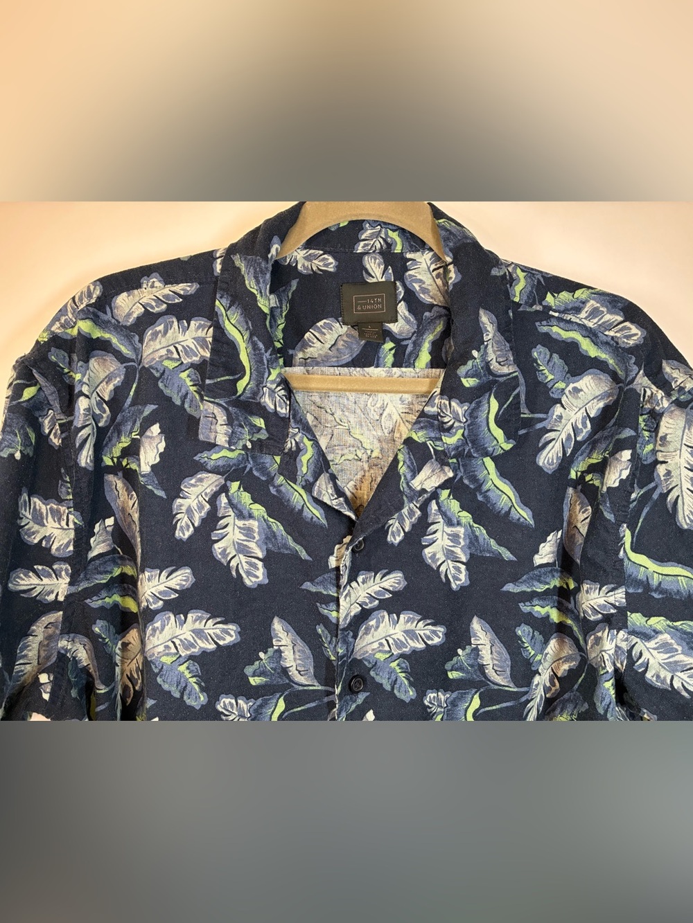14th & Union Men’s Size Large Navy Short-Sleeve Tropical Leaf Button-Down Shirt - Picture 2 of 5